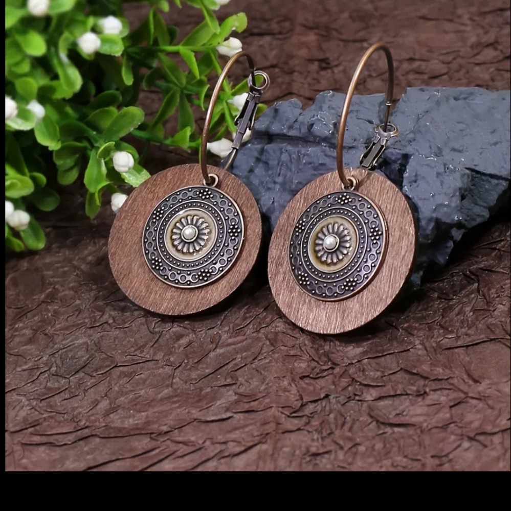 Wooden Bronze Alloy Hoop Earrings - Picture 4 of 7